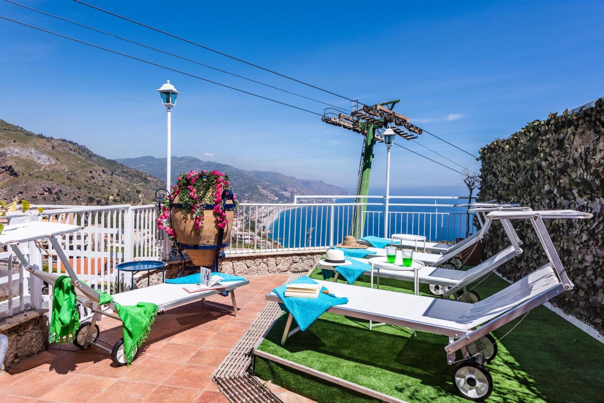 Dream View Suites Taormina Esterno foto